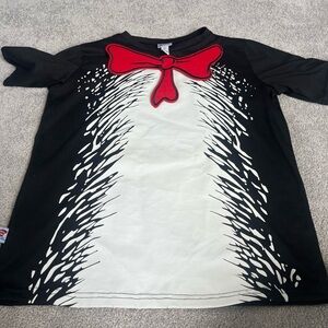 Kids Dr Seuss shirt. Size s/m